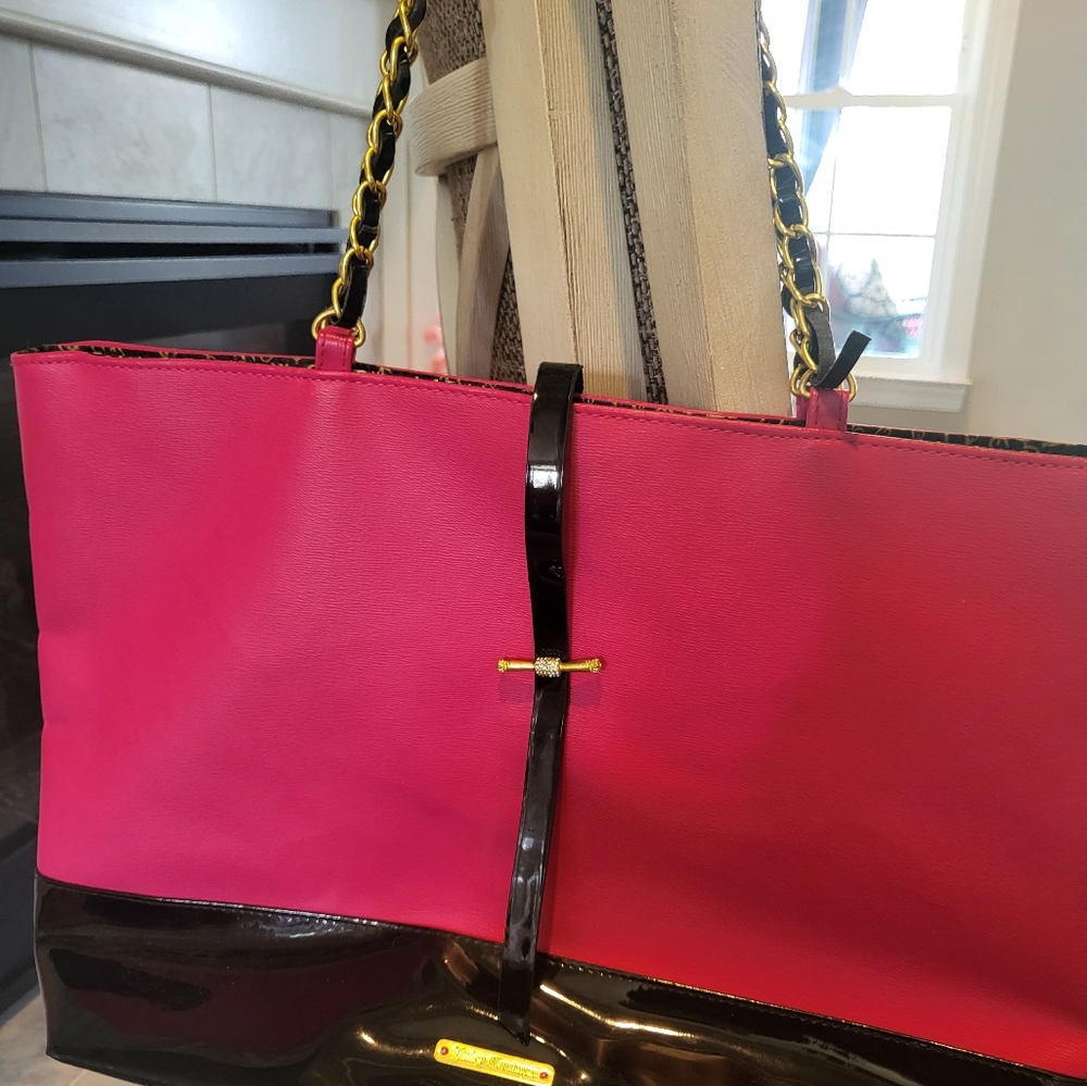 JUICY COUTURE TOTE!!!